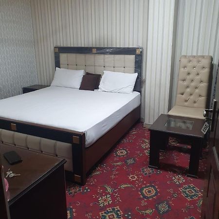 Town Guest House Toba Tek Singh Exterior foto