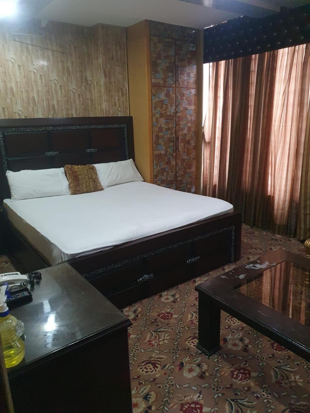 Town Guest House Toba Tek Singh Exterior foto